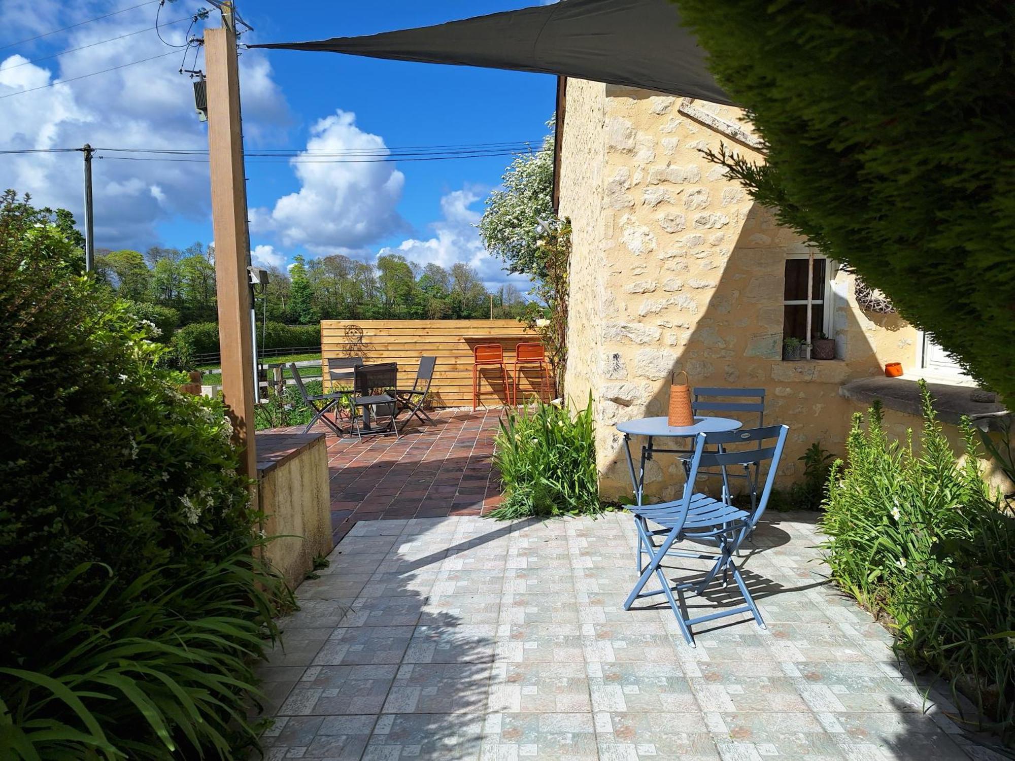 Le P'Tit Benete Vila Russy Exterior foto